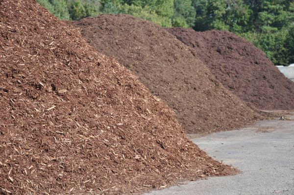 Brown Mulch Delivery in Snohomish