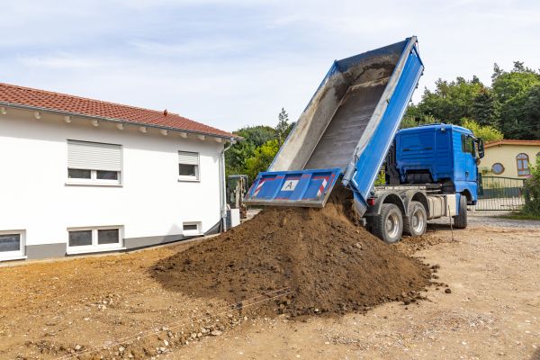 Garden Dirt Delivery in Snohomish