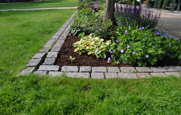 Flower Bed Mulching in Snohomish