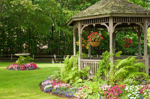 Backyard Landscaping Service in Snohomish